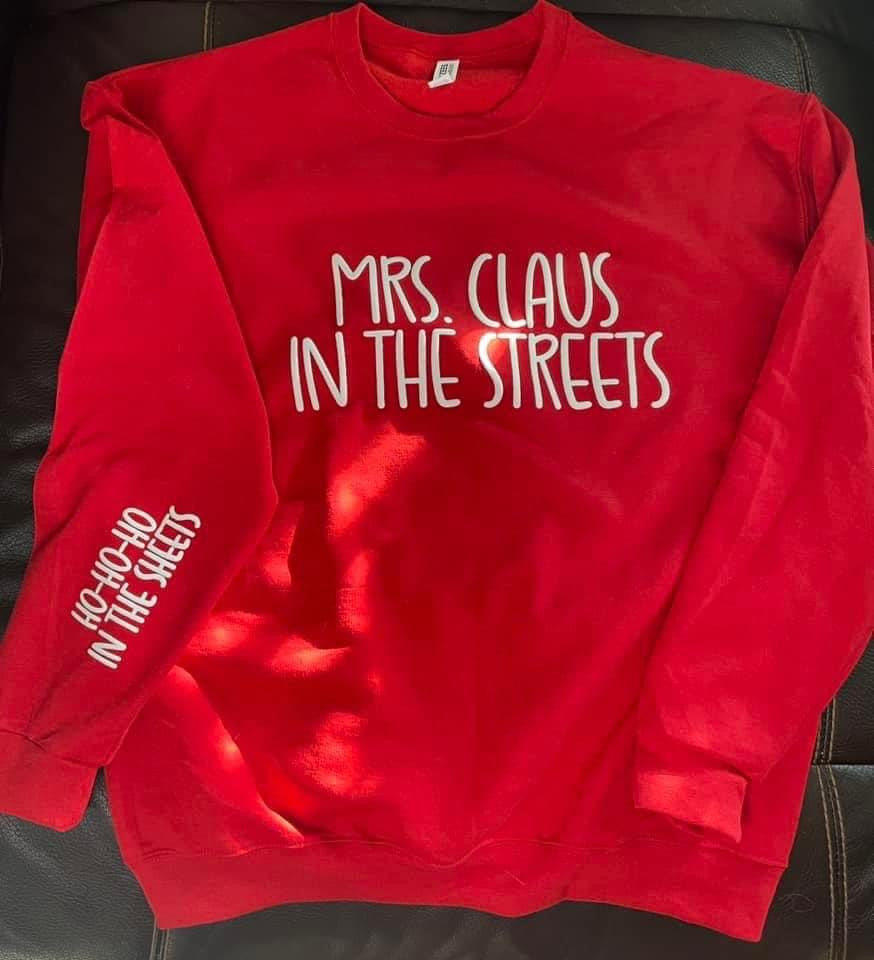 Mrs Claus in the Streets